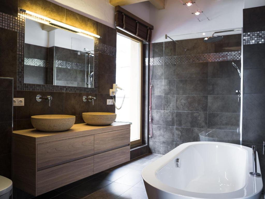 Alpenparks Residence Zell Am See Room photo